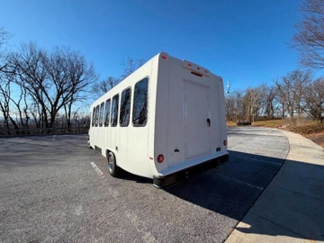Picture of 2021 Ford E-Series E-450 SD Shuttle Bus
