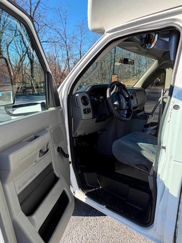 Picture of 2021 Ford E-Series E-450 SD Shuttle Bus