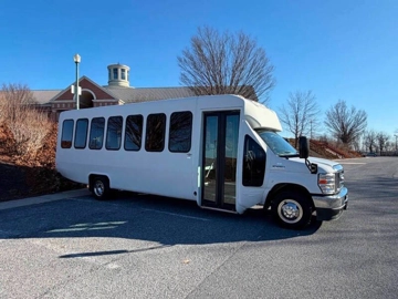 Picture of 2021 Ford E-Series E-450 SD Shuttle Bus