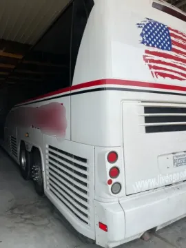 2009 MCI J4500 56P Coach