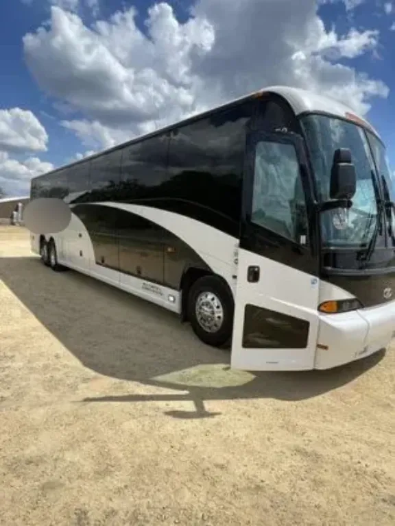 2009 MCI J4500 56P Coach