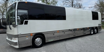 Picture of 2007 Prevost XLII Motorcoach Conversion