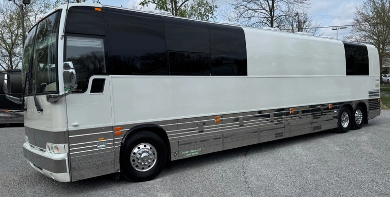 Picture of 2007 Prevost XLII Motorcoach Conversion
