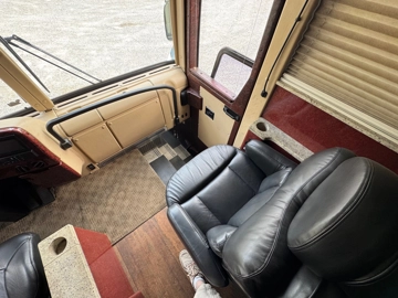 Picture of 2007 Prevost XLII Motorcoach Conversion