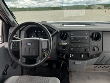 Picture of 2016 Ford F550 Starcraft Shuttle Bus