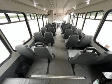 Picture of 2016 Ford F550 Starcraft Shuttle Bus
