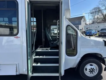 2025 Ford E-350 Diamond Coach ADA Shuttle