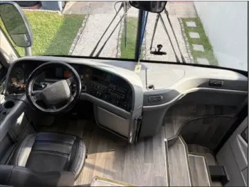2010 Volvo 9700 54P Coach