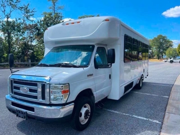 Picture of 2016 Ford E-Series E-450 SD Shuttle Bus