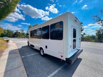 Picture of 2016 Ford E-Series E-450 SD Shuttle Bus