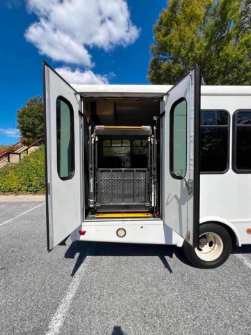 Picture of 2016 Ford E-Series E-450 SD Shuttle Bus
