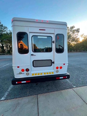 Picture of 2018 Ford E-Series E-350 SD ADA Shuttle Bus