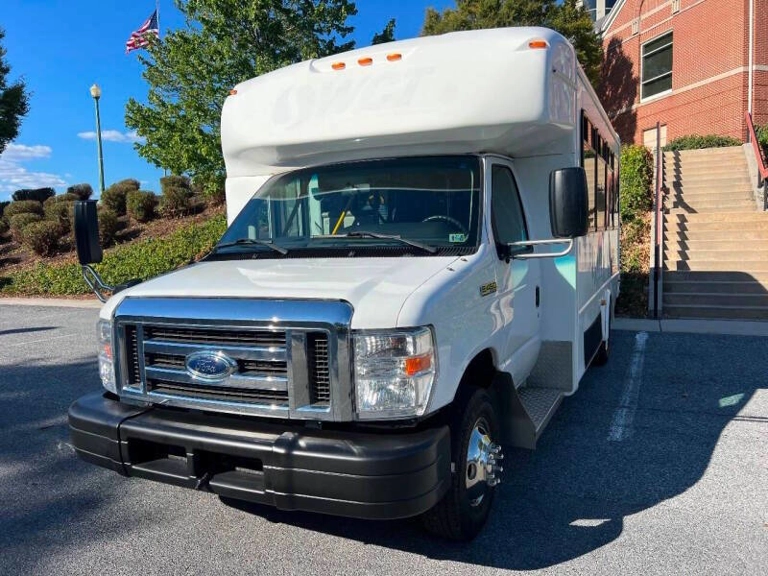 Picture of 2019 Ford E-Series E-450 SD ADA Shuttle Bus