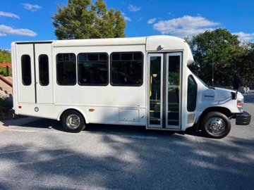 Picture of 2019 Ford E-Series E-450 SD ADA Shuttle Bus