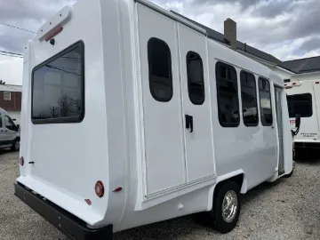 2026 Ford E450 Diamond Coach 12P ADA