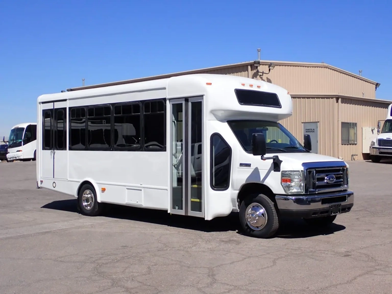Picture of 2017 Startrans Senator ADA Shuttle Bus