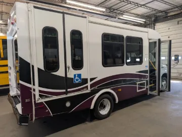 2018 FORD E-450 Non-CDL ADA