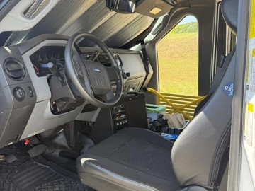Picture of 2012 Ford F-550 Shuttle Bus