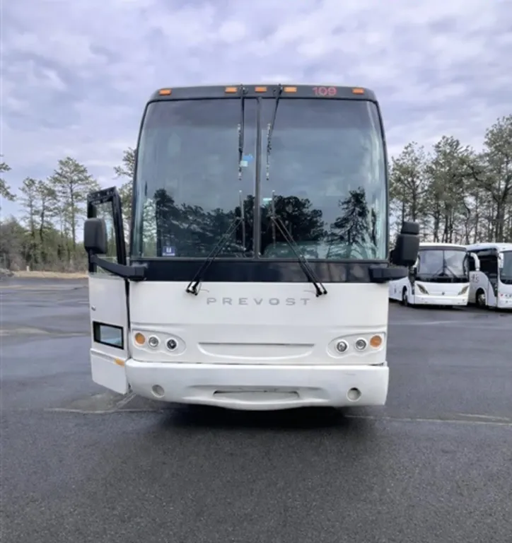 Picture of 2009 Prevost H3-45 Coach Bus