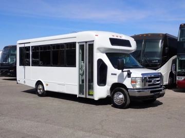 Picture of 2017 Ford E450 Startrans Senator ADA Shuttle Bus