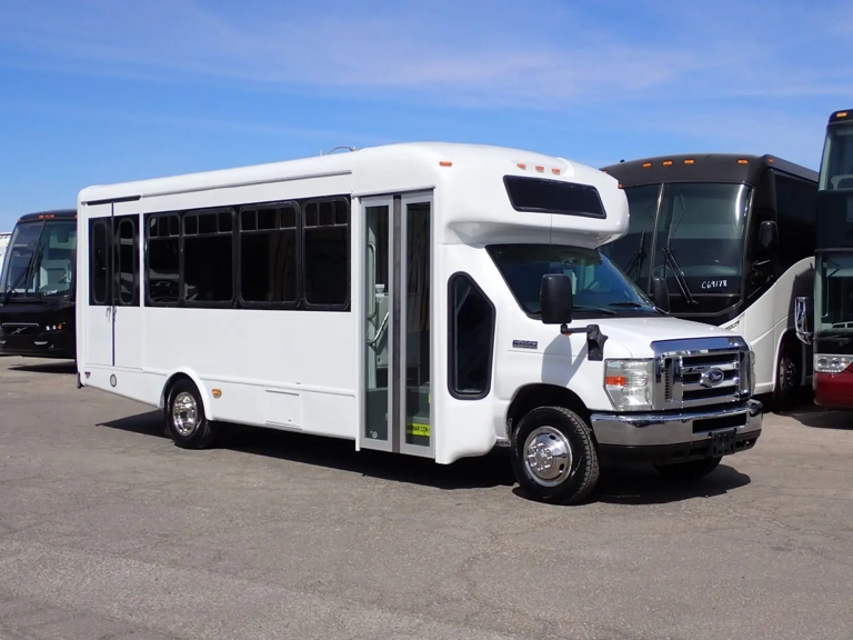 Picture of 2017 Ford E450 Startrans Senator ADA Shuttle Bus