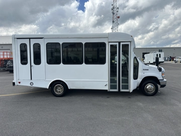 Picture of 2019 Ford Startrans E350 ADA Shuttle Bus