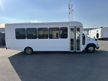 Picture of 2017 Ford E450 Starcraft Shuttle Bus