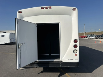 Picture of 2017 Ford E450 Starcraft Shuttle Bus