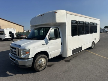 Picture of 2017 Ford E450 Starcraft Shuttle Bus
