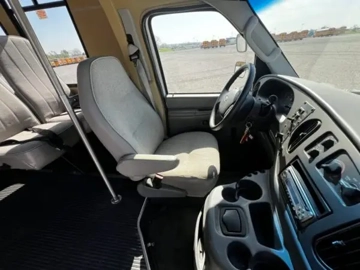 Picture of 2004 Ford Diamond Shuttle Bus