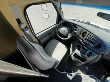 Picture of 2004 Ford Diamond Shuttle Bus