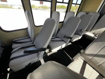 Picture of 2004 Ford Diamond Shuttle Bus