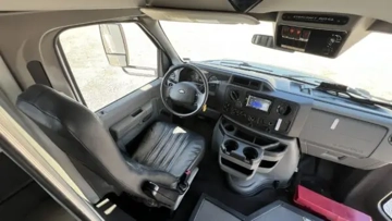 Picture of 2016 Ford Starcraft Shuttle Bus
