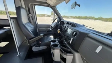 Picture of 2016 Ford Starcraft Shuttle Bus