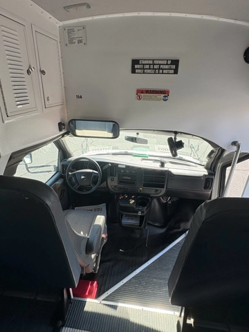 Picture of 2014 Chevrolet Starcraft Shuttle Bus