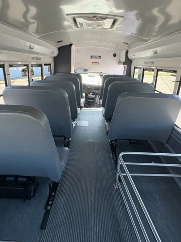 Picture of 2014 Chevrolet Starcraft Shuttle Bus