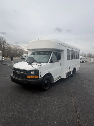Picture of 2016 Chevrolet Starcraft Shuttle Bus