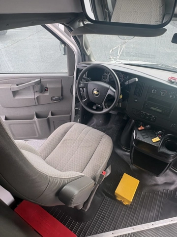 Picture of 2016 Chevrolet Starcraft Shuttle Bus