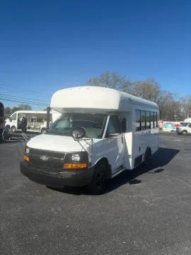 Picture of 2016 Chevrolet Starcraft Shuttle Bus