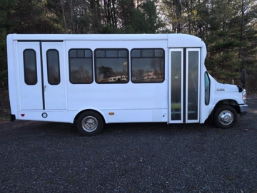 Picture of 2018 Ford Starcraft ADA Shuttle Bus