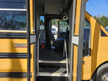 Picture of 2013 Gmc Savana 4500 School Bus