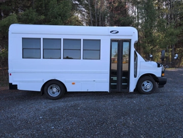 Picture of 2019 Chevrolet Starcraft Shuttle Bus