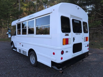 Picture of 2019 Chevrolet Thomas Shuttle Bus