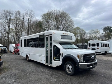 Picture of 2019 Ford F-550 Super Duty Shuttle Bus