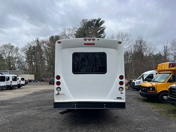 Picture of 2019 Ford F-550 Super Duty Shuttle Bus