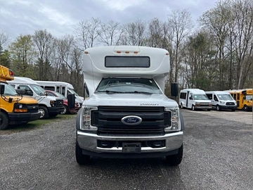 Picture of 2019 Ford F-550 Super Duty Shuttle Bus