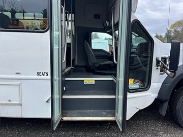 Picture of 2019 Ford F-550 Super Duty Shuttle Bus