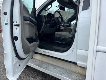 Picture of 2019 Ford F-550 Super Duty Shuttle Bus