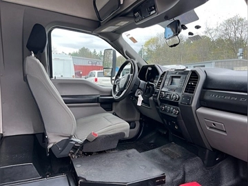 Picture of 2019 Ford F-550 Super Duty Shuttle Bus