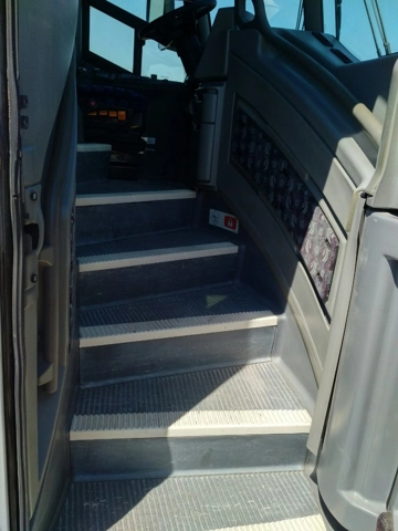 Picture of 2006 MCI J4500 Coach Bus